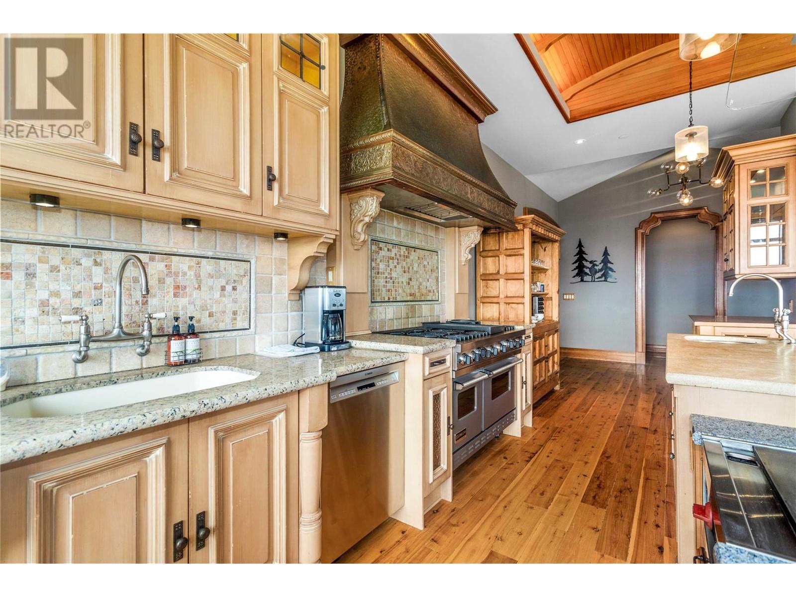408 5335 Big White Road, Big White