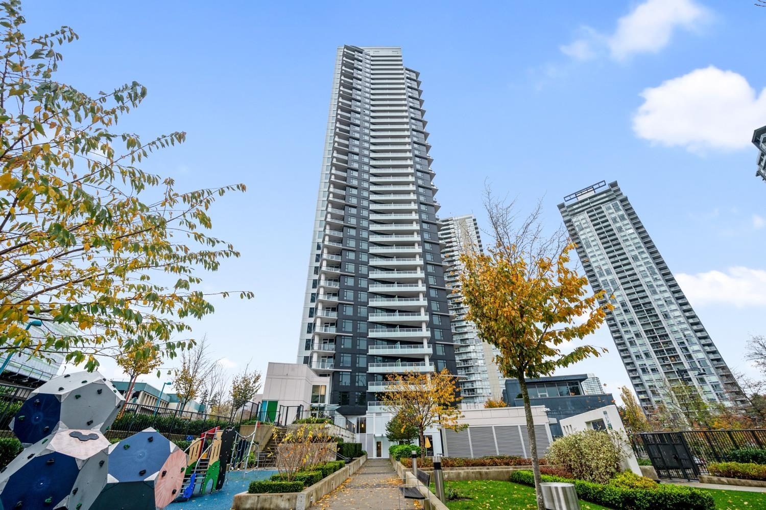 Photo 1 of 3506 9887 Whalley Boulevard, Surrey BC