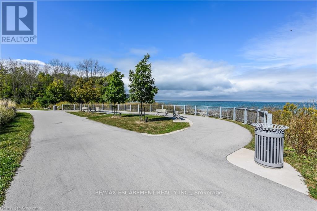 Photo 34 of 329 125 Shoreview Place, Hamilton ON