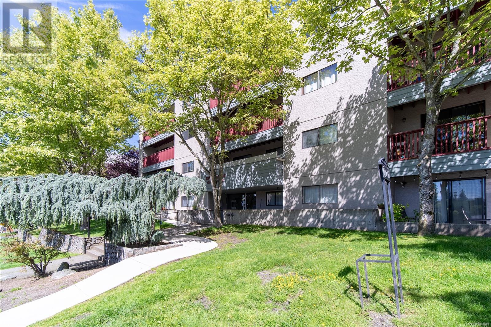 421 3255 Glasgow Avenue, Saanich