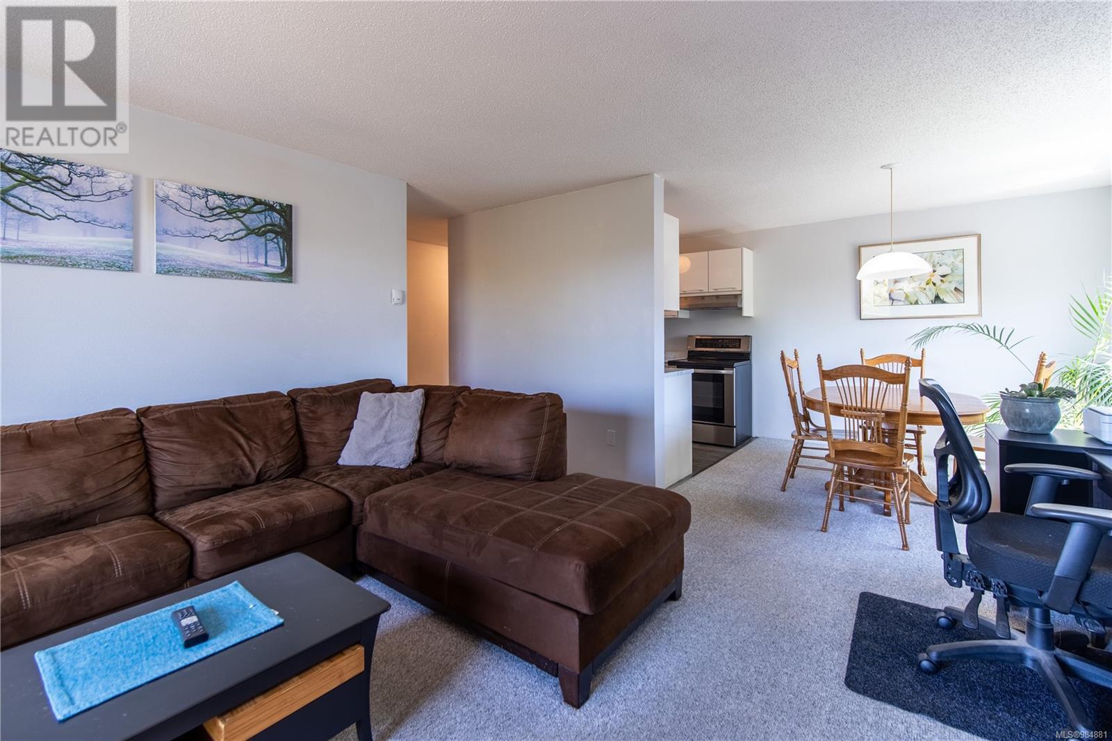 421 3255 Glasgow Avenue, Saanich