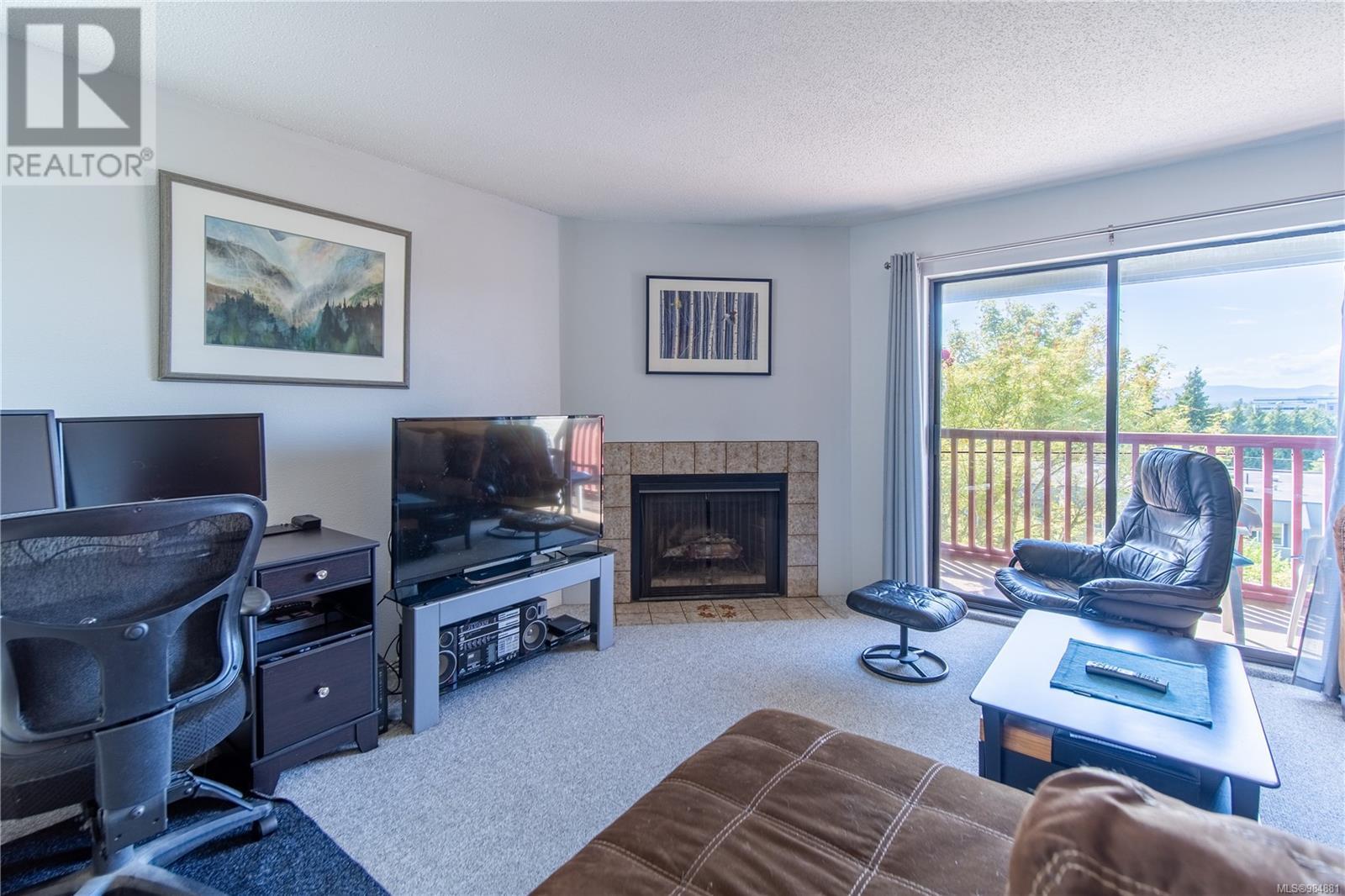421 3255 Glasgow Avenue, Saanich