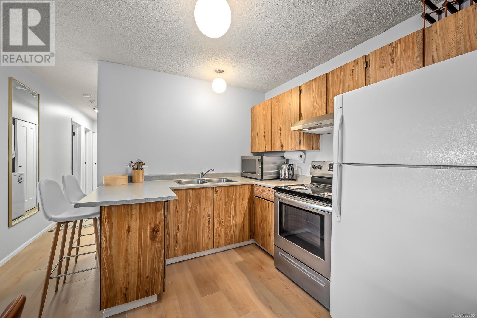 303 695 Castle Crag Cres, Courtenay real estate listing 983355