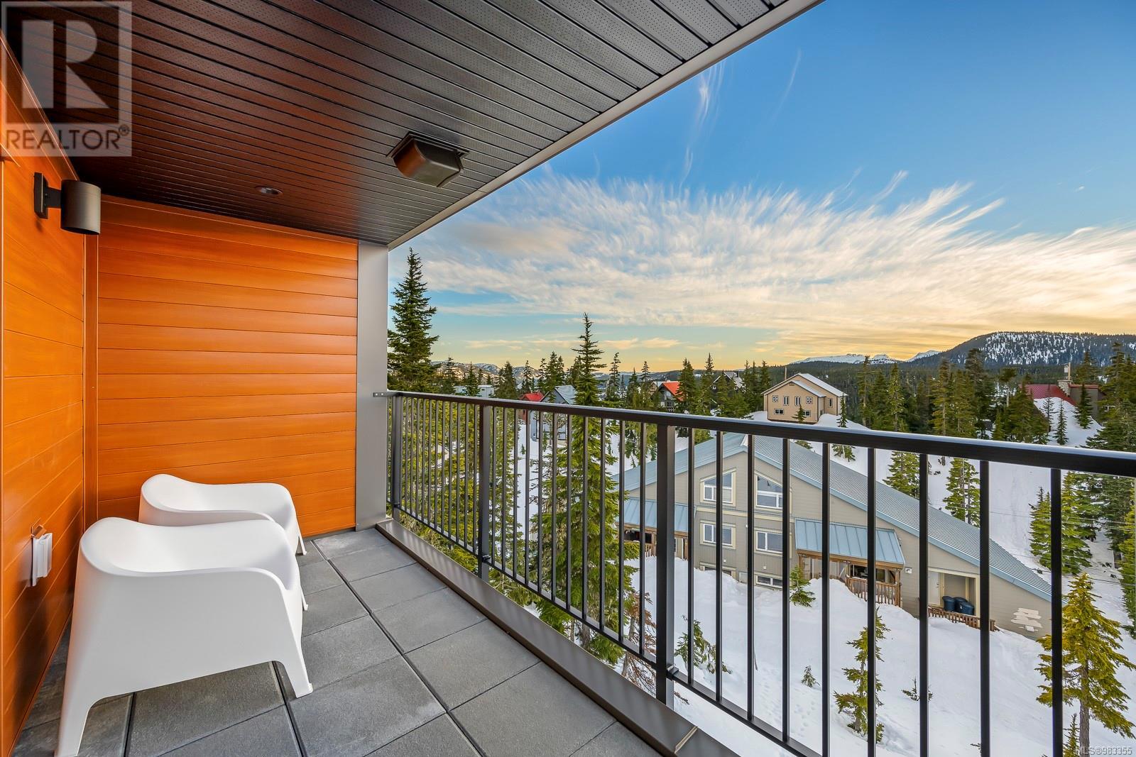 303 695 Castle Crag Cres, Courtenay real estate listing 983355