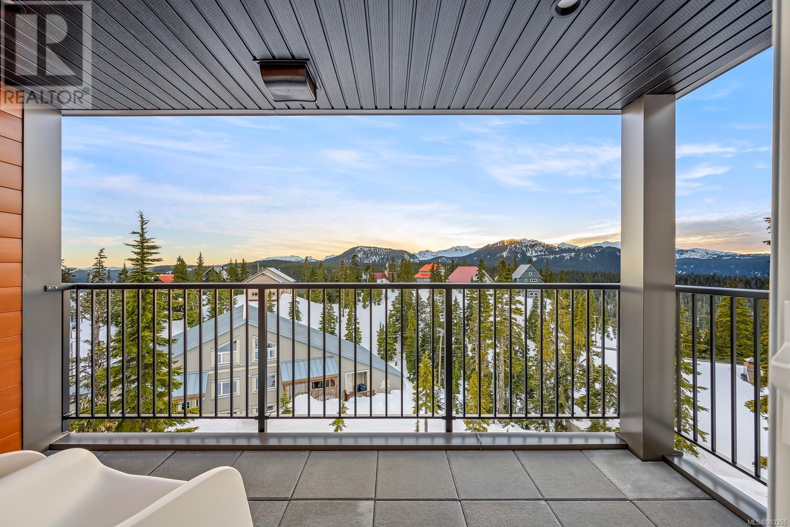 303 695 Castle Crag Cres, Courtenay real estate listing 983355