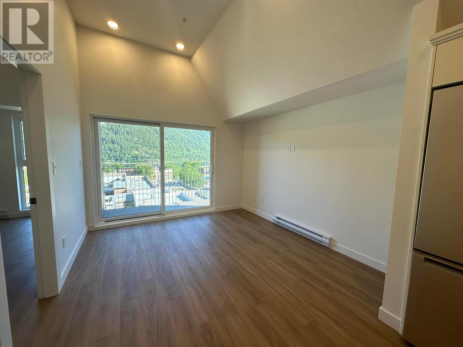 Photo 6 of 514 Victoria Street Unit 505, Nelson BC