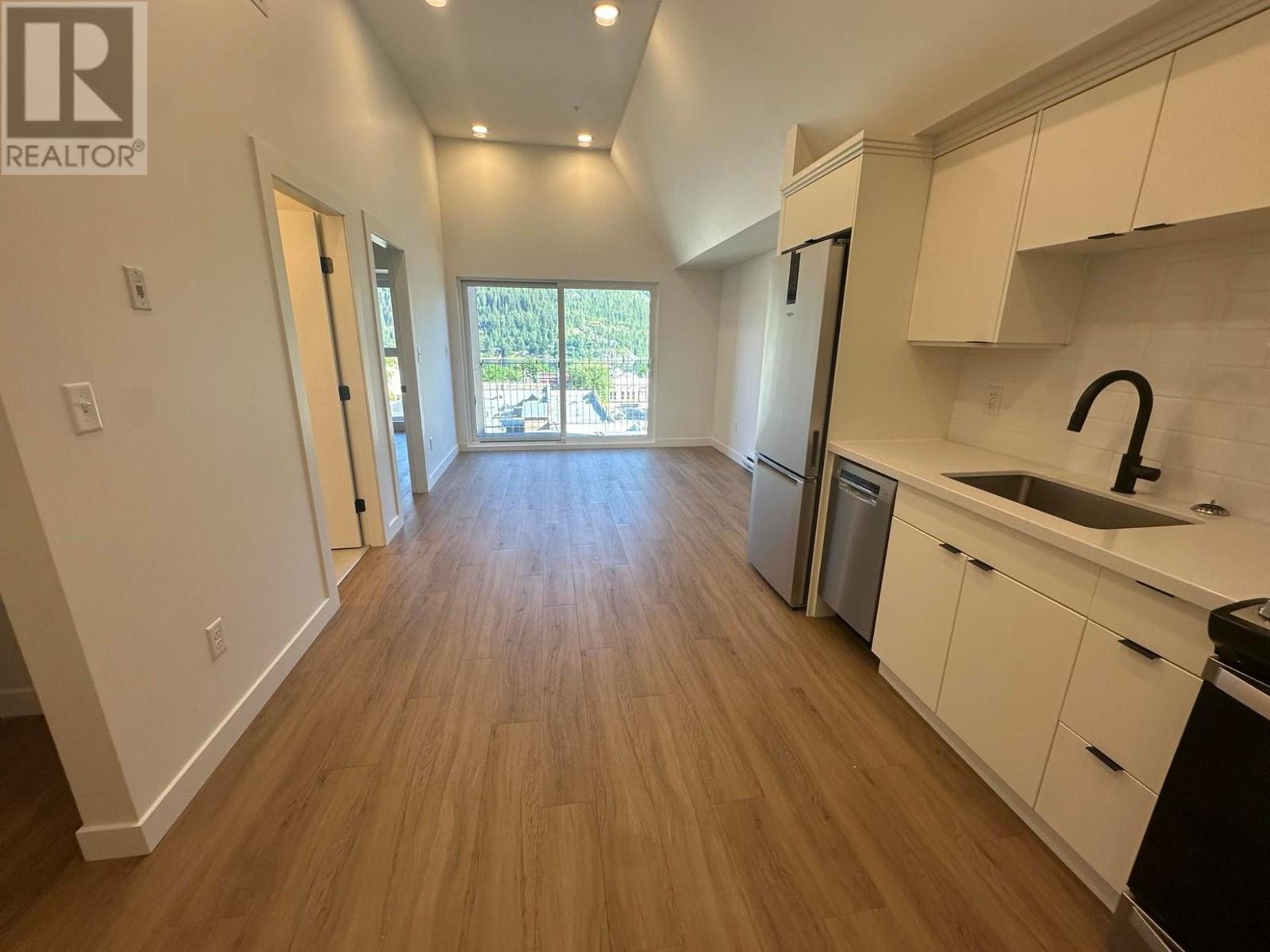 Photo 10 of 514 Victoria Street Unit 505, Nelson BC