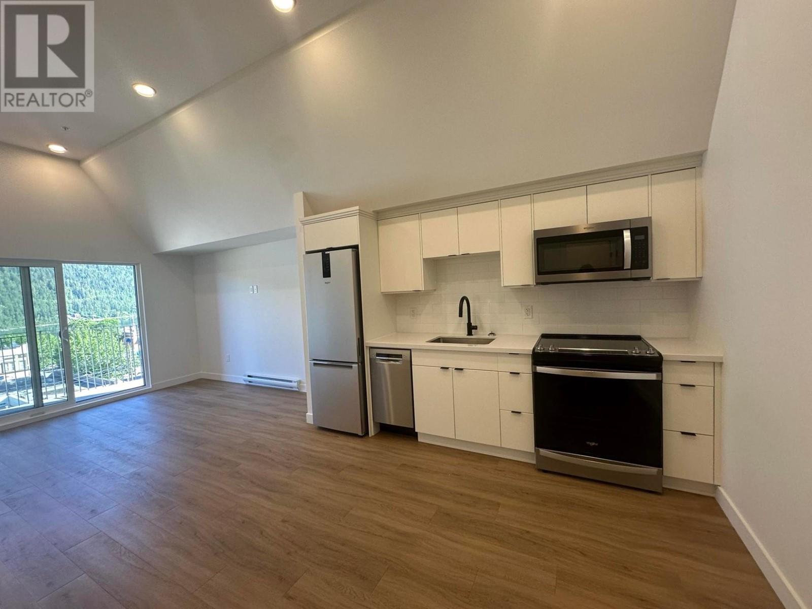 Photo 19 of 514 Victoria Street Unit 505, Nelson BC