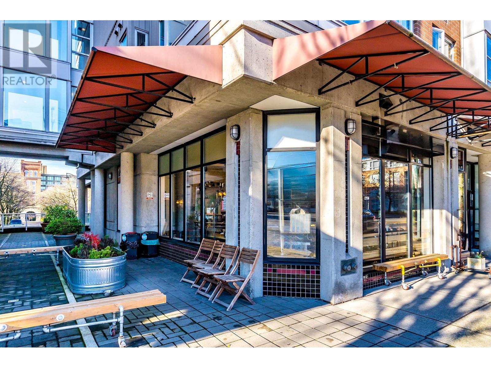 Photo 3 of 2729 Arbutus Street, Vancouver BC