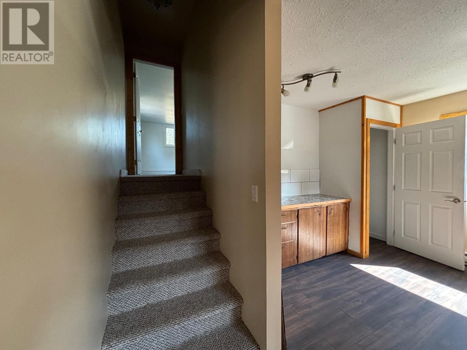 503 WOODGREEN Crescent, Greenwood
