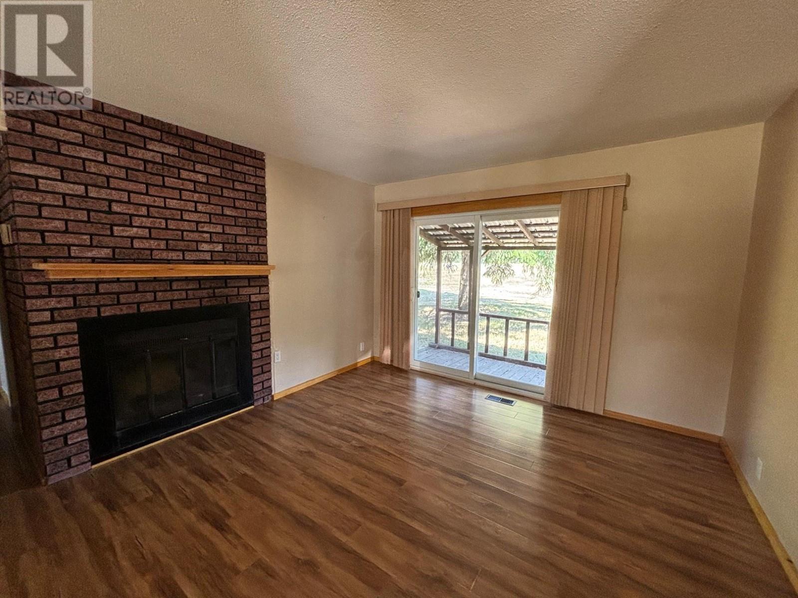 503 WOODGREEN Crescent, Greenwood