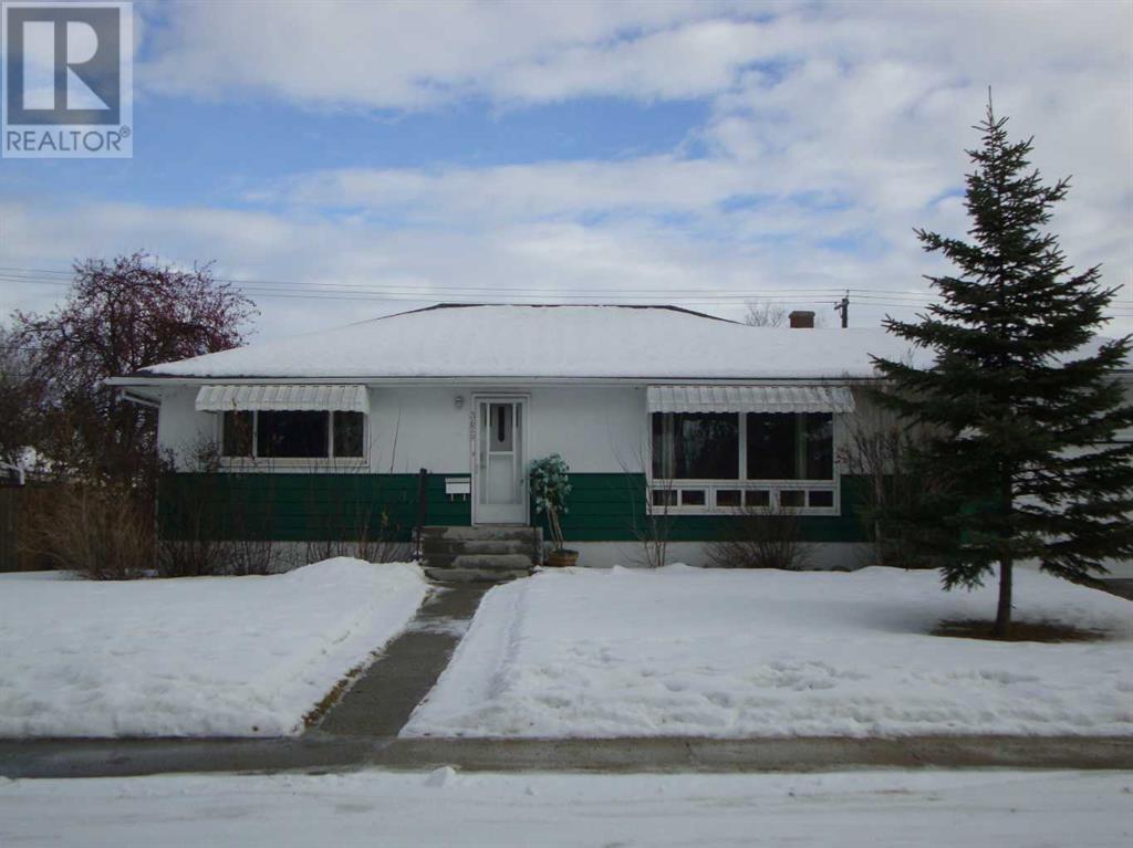 Single Family House Bungalow for Sale in   Avenue Mountview Red Deer 