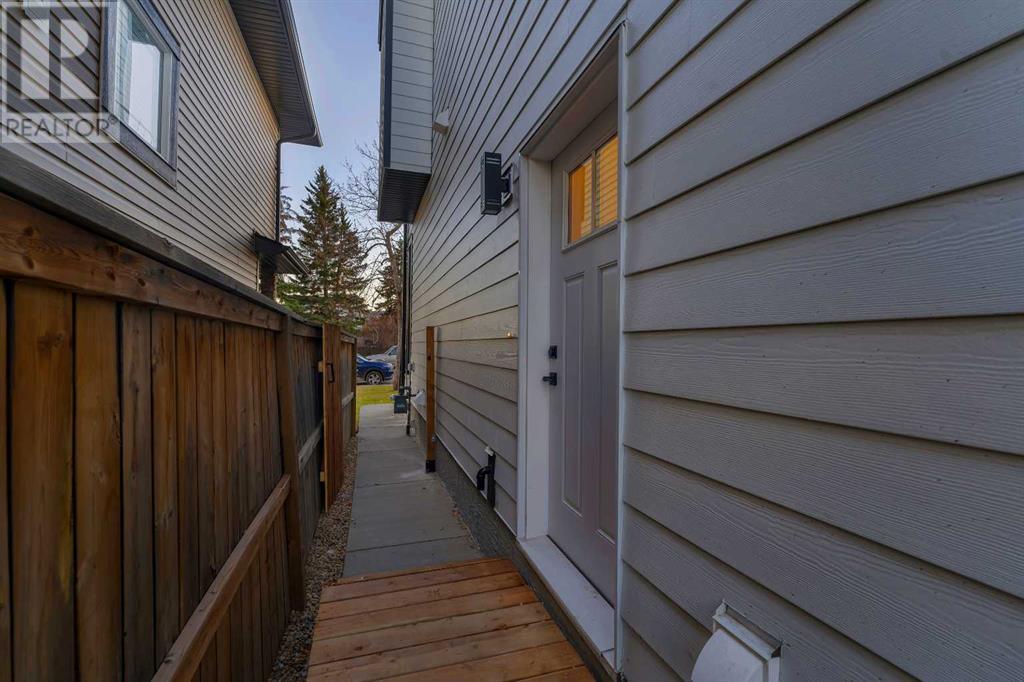 Single Family House for Sale in   Avenue NW Bowness Calgary 