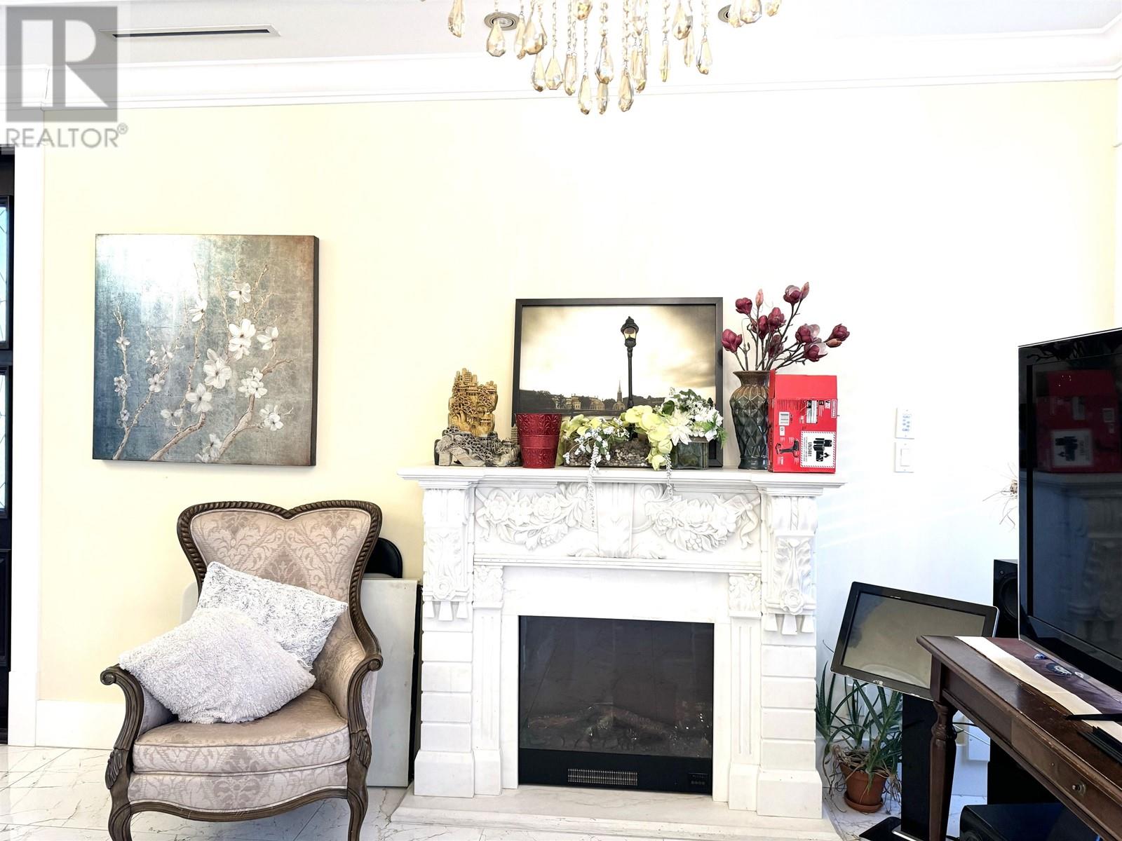 1562 W 40TH AVENUE, Vancouver