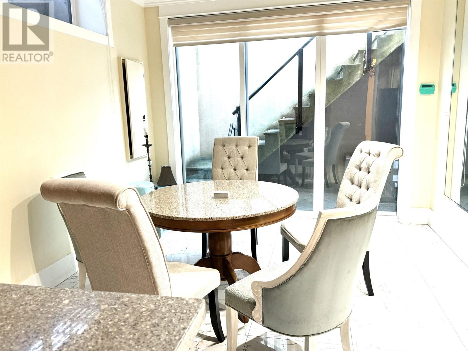 1562 W 40TH AVENUE, Vancouver