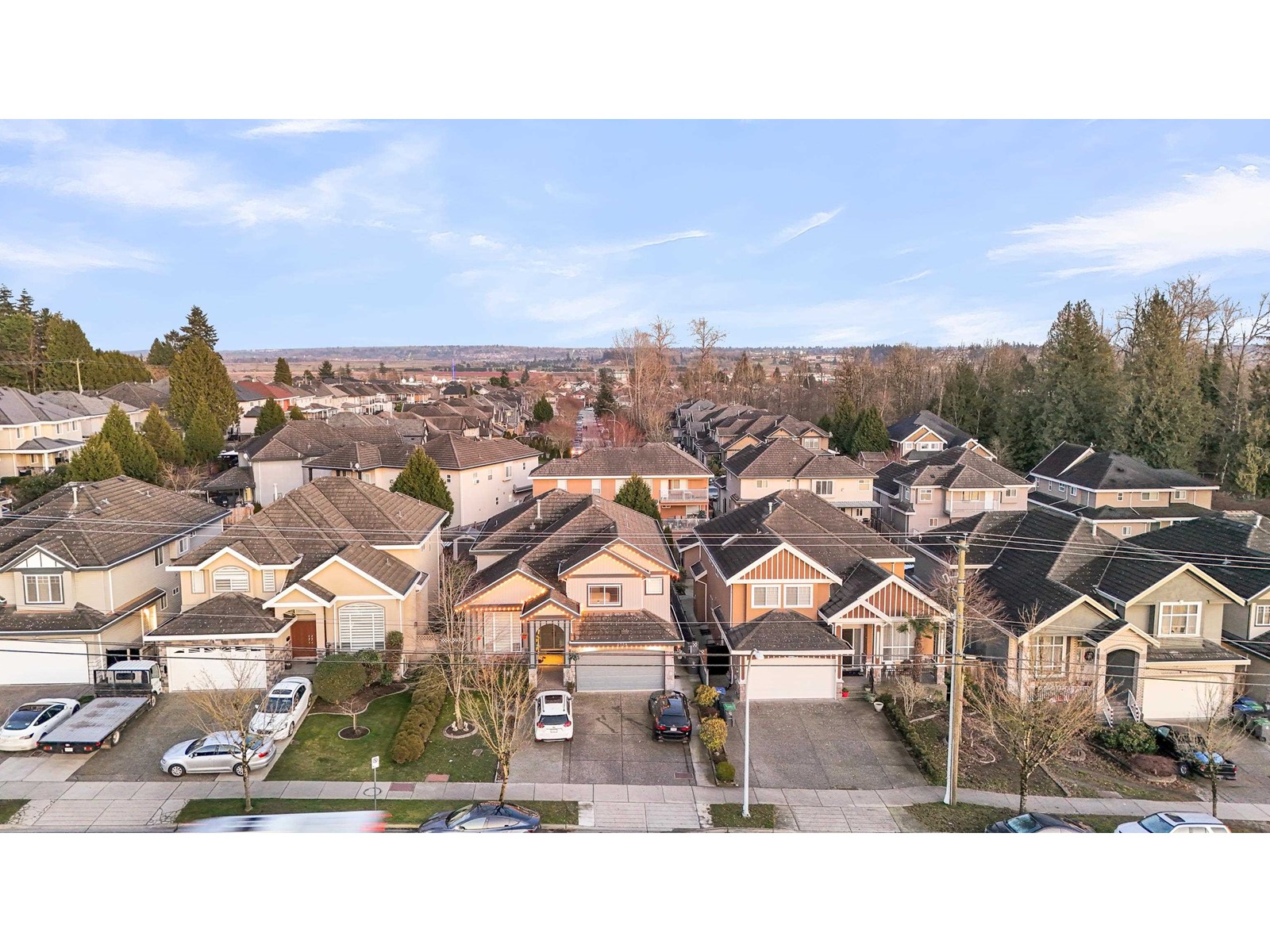 Photo 5 of 6758 148th Street, Surrey BC