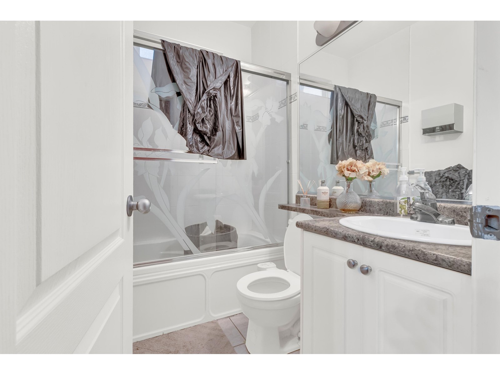 Photo 14 of 6758 148th Street, Surrey BC
