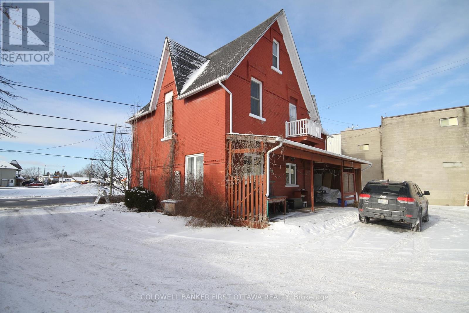 Photo 11 of 866 Notre Dame Street, Russell ON