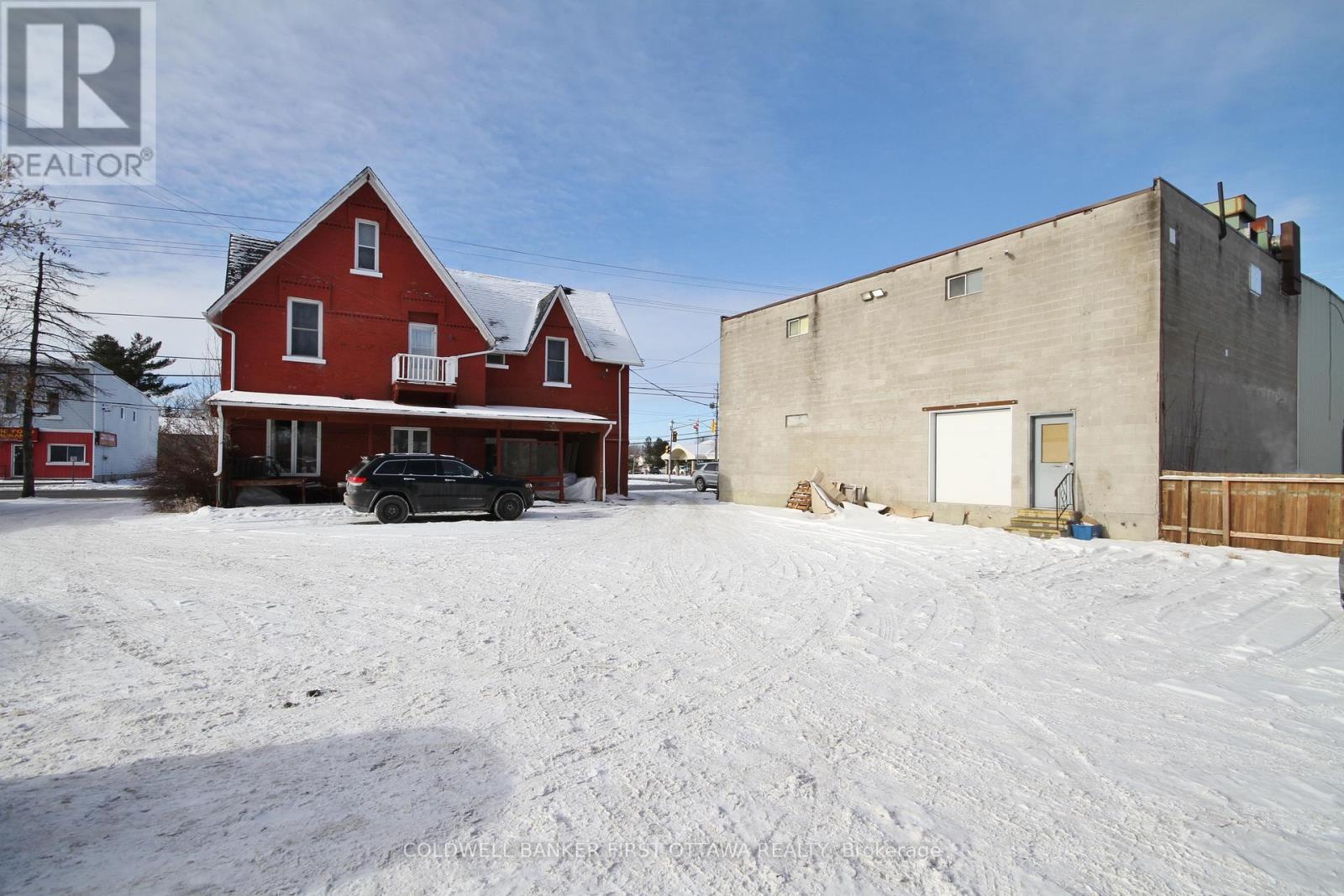 Photo 12 of 866 Notre Dame Street, Russell ON