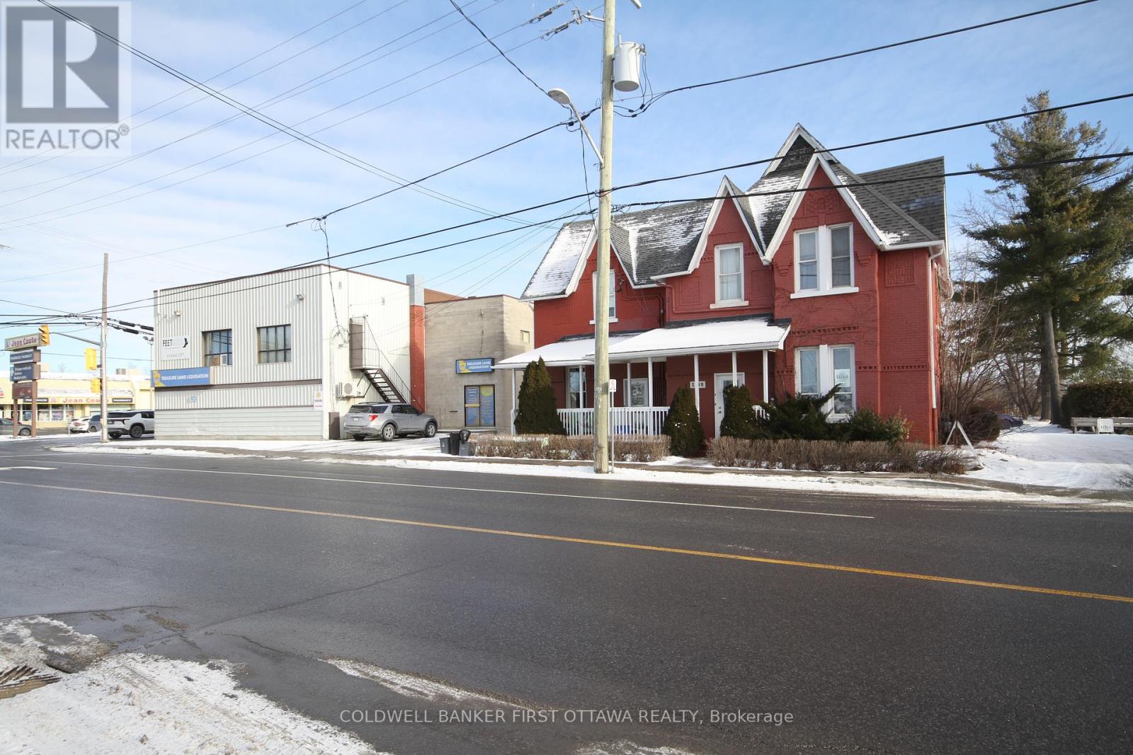 Photo 15 of 866 Notre Dame Street, Russell ON