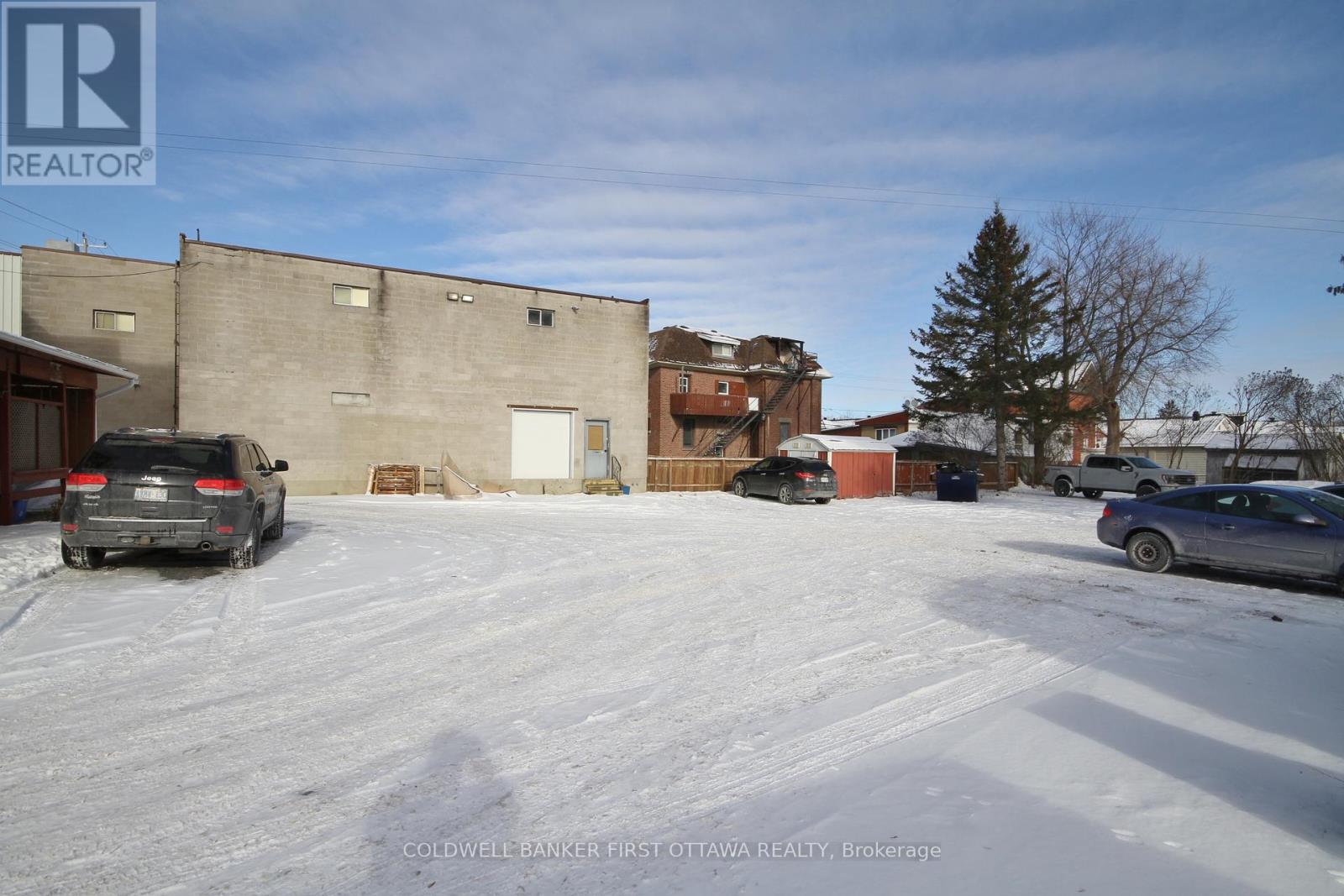 Photo 17 of 866 Notre Dame Street, Russell ON