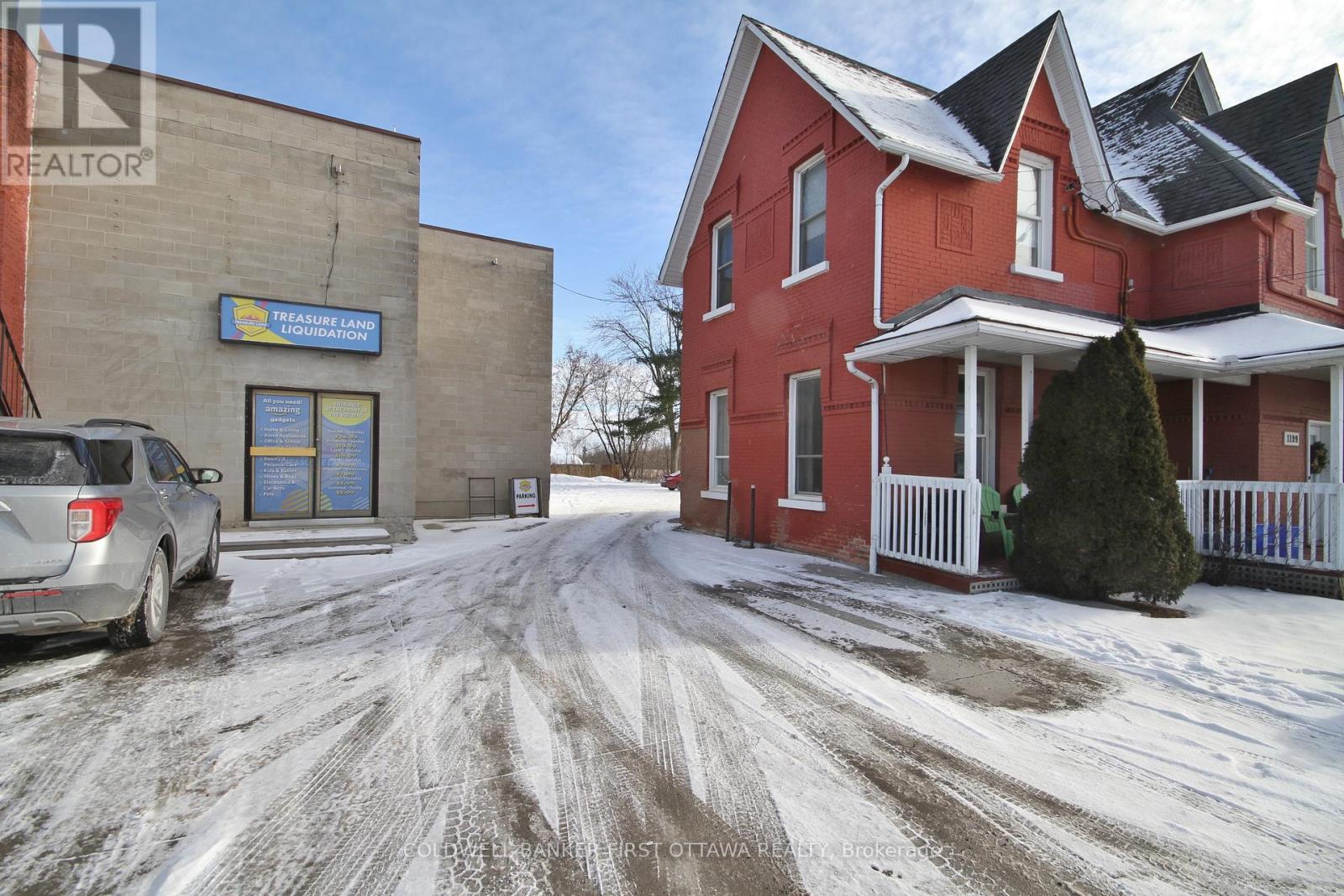 Photo 7 of 866 Notre Dame Street, Russell ON