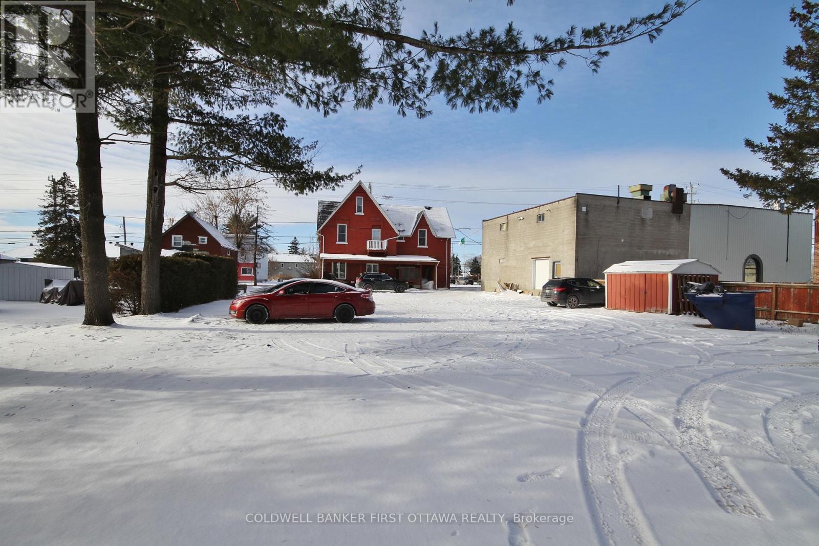 Photo 9 of 866 Notre Dame Street, Russell ON