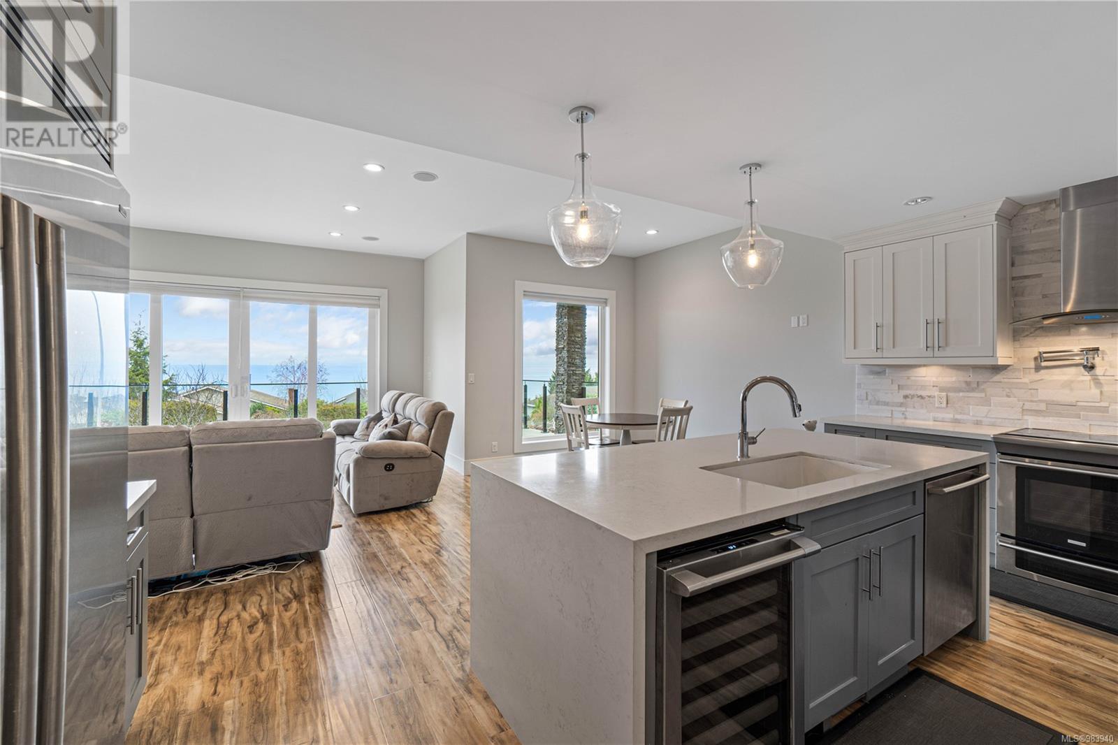6259 Icarus Dr, Nanaimo real estate listing 983940