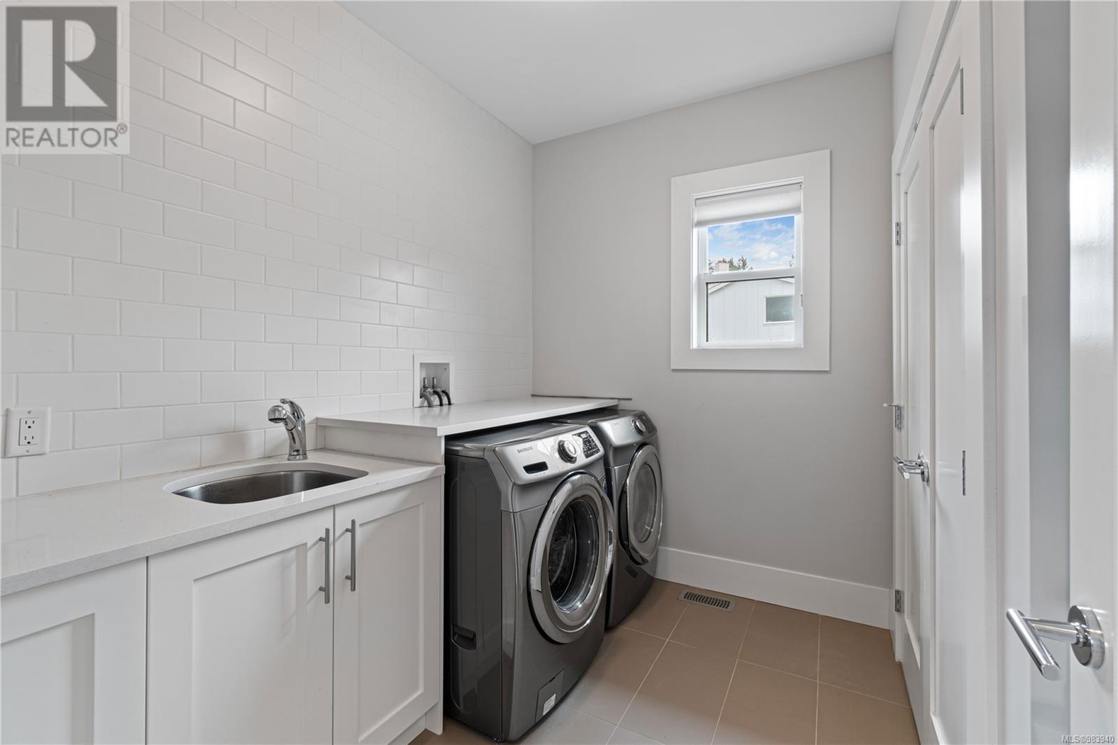6259 Icarus Dr, Nanaimo real estate listing 983940