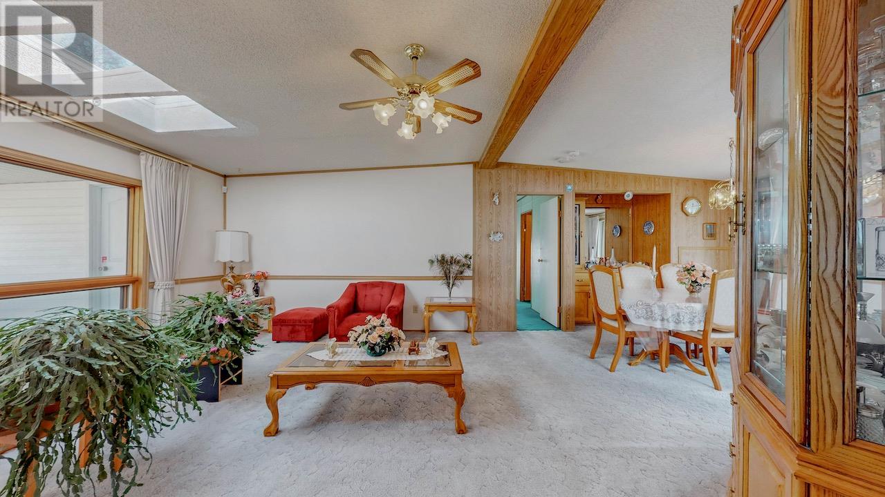  129 Walnut Place, Oliver