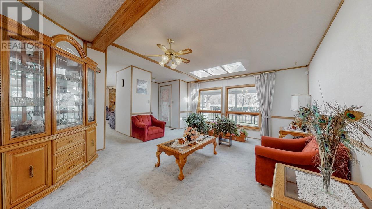  129 Walnut Place, Oliver