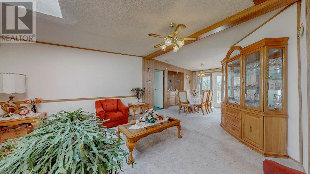  129 Walnut Place, Oliver
