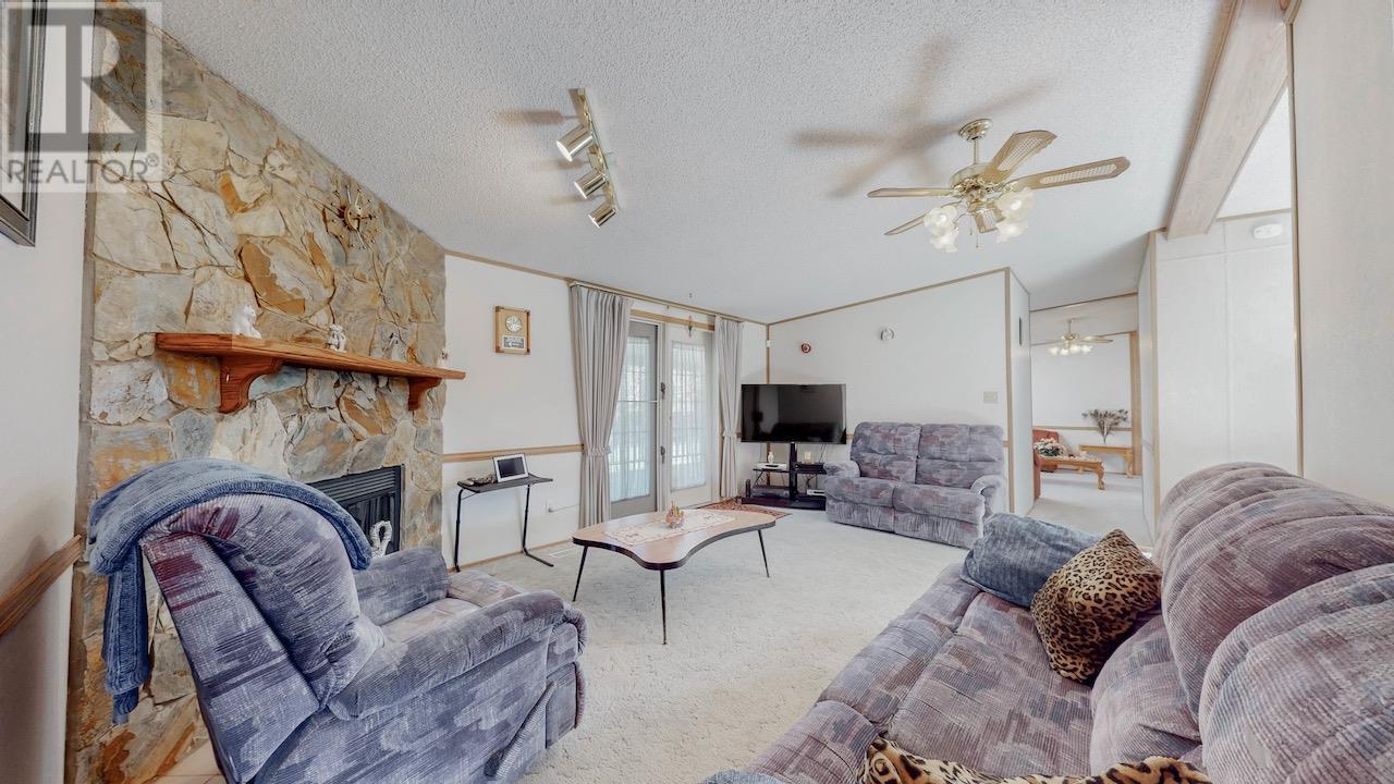  129 Walnut Place, Oliver