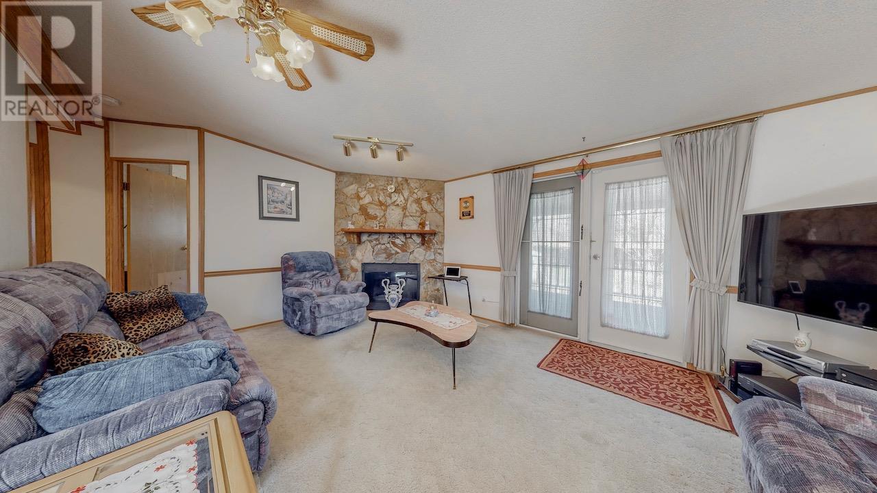  129 Walnut Place, Oliver