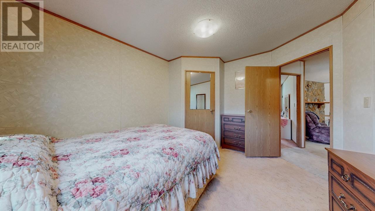  129 Walnut Place, Oliver
