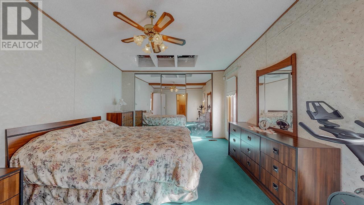  129 Walnut Place, Oliver