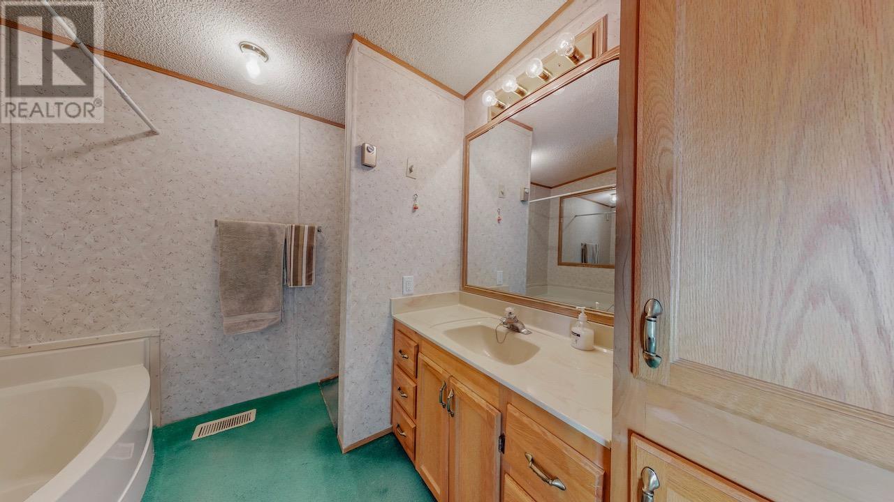  129 Walnut Place, Oliver