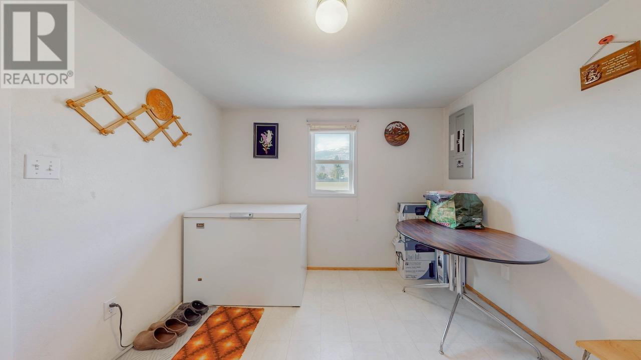  129 Walnut Place, Oliver