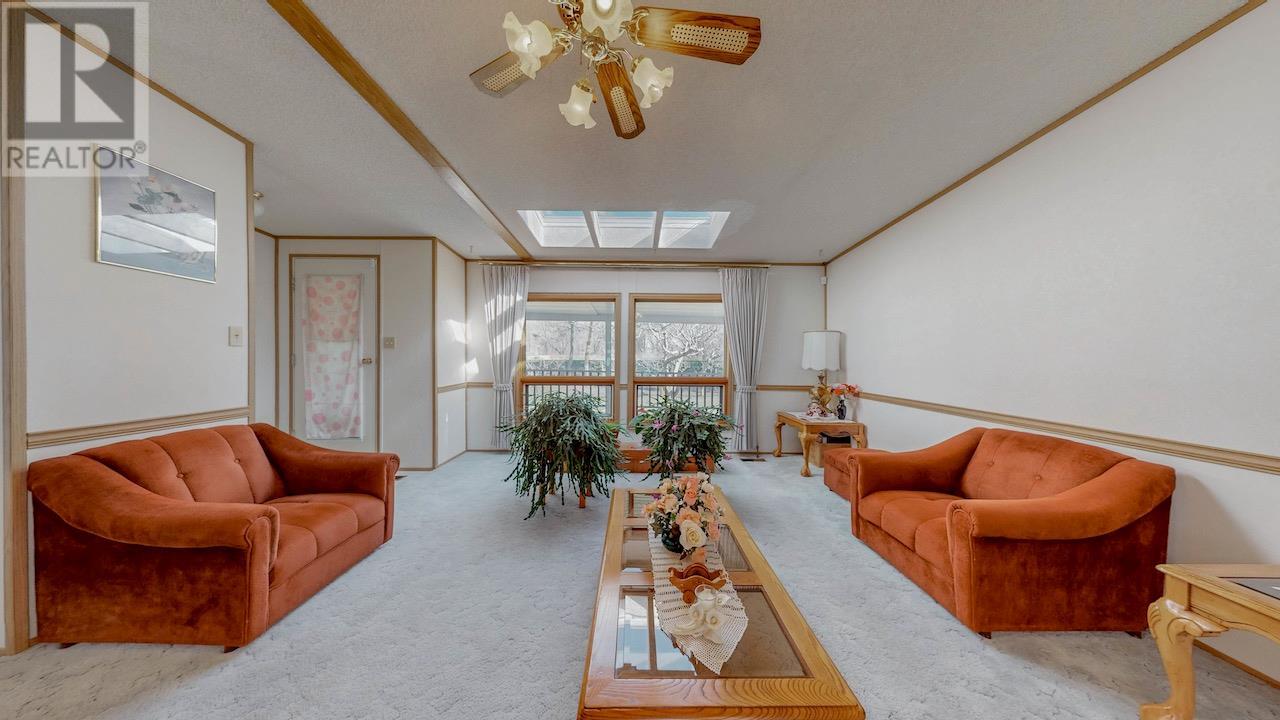  129 Walnut Place, Oliver