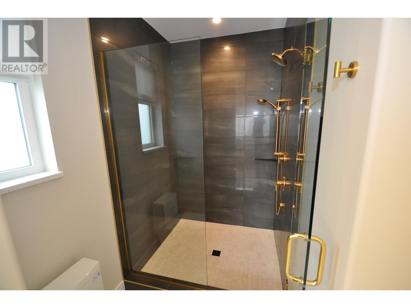 910 Lakeside Drive Unit# 401, Nelson