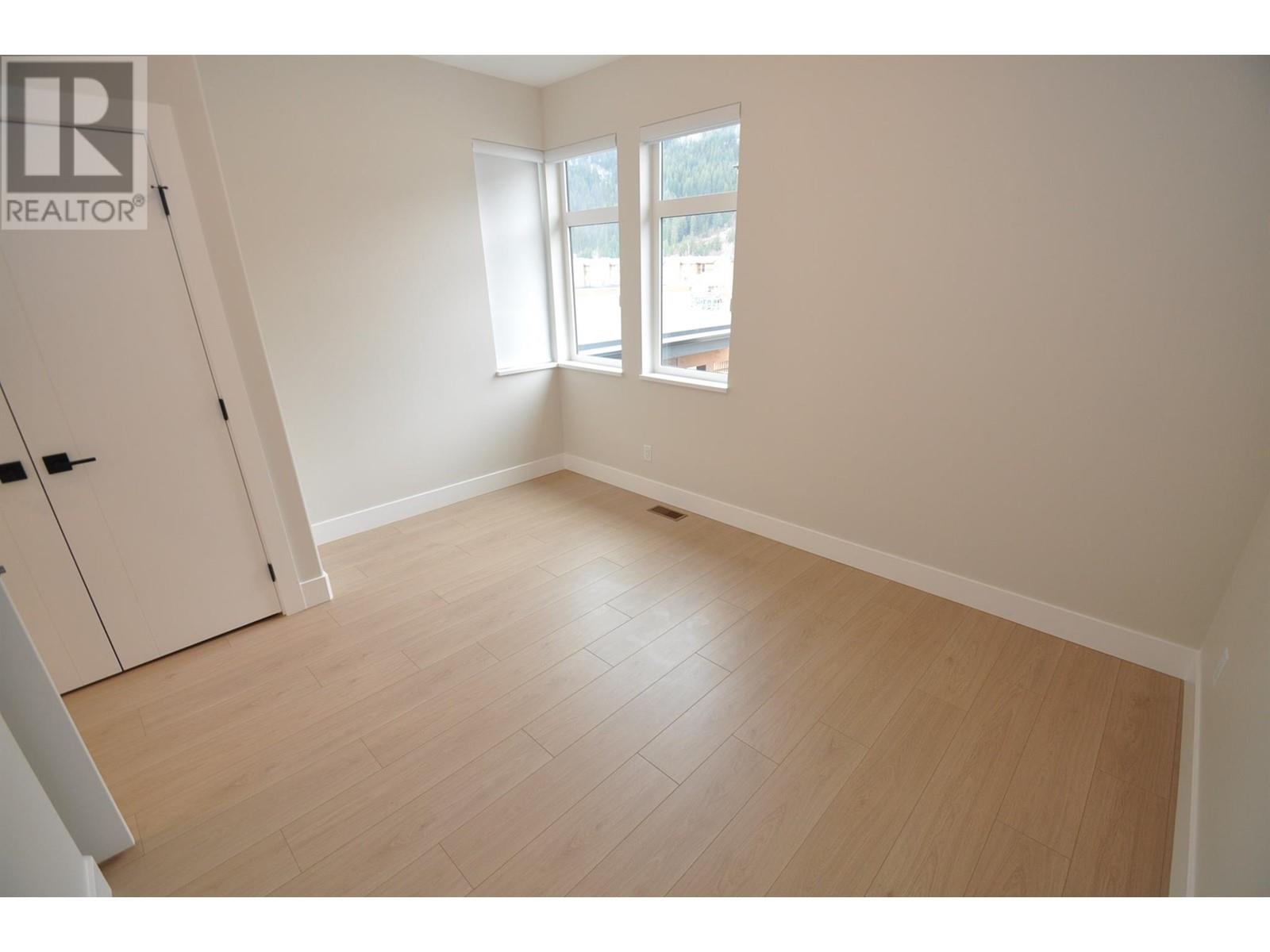910 Lakeside Drive Unit# 401, Nelson