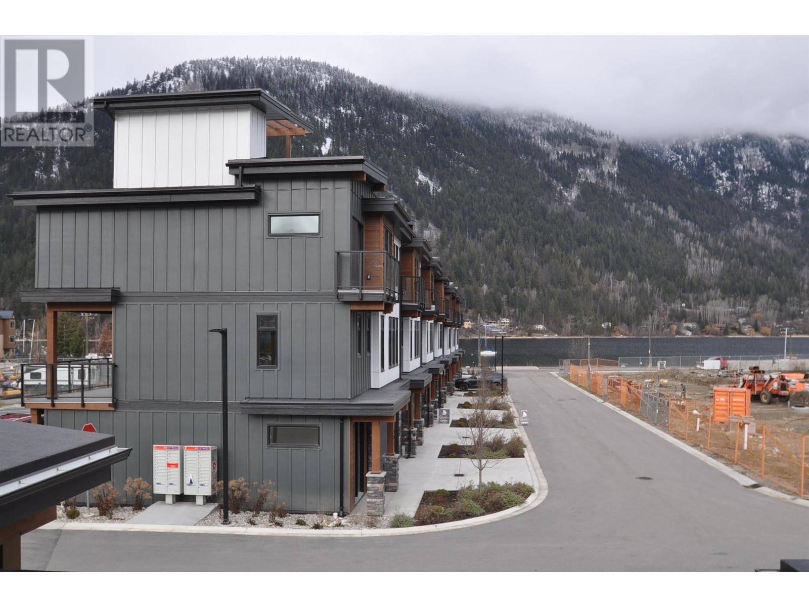 910 Lakeside Drive Unit# 401, Nelson