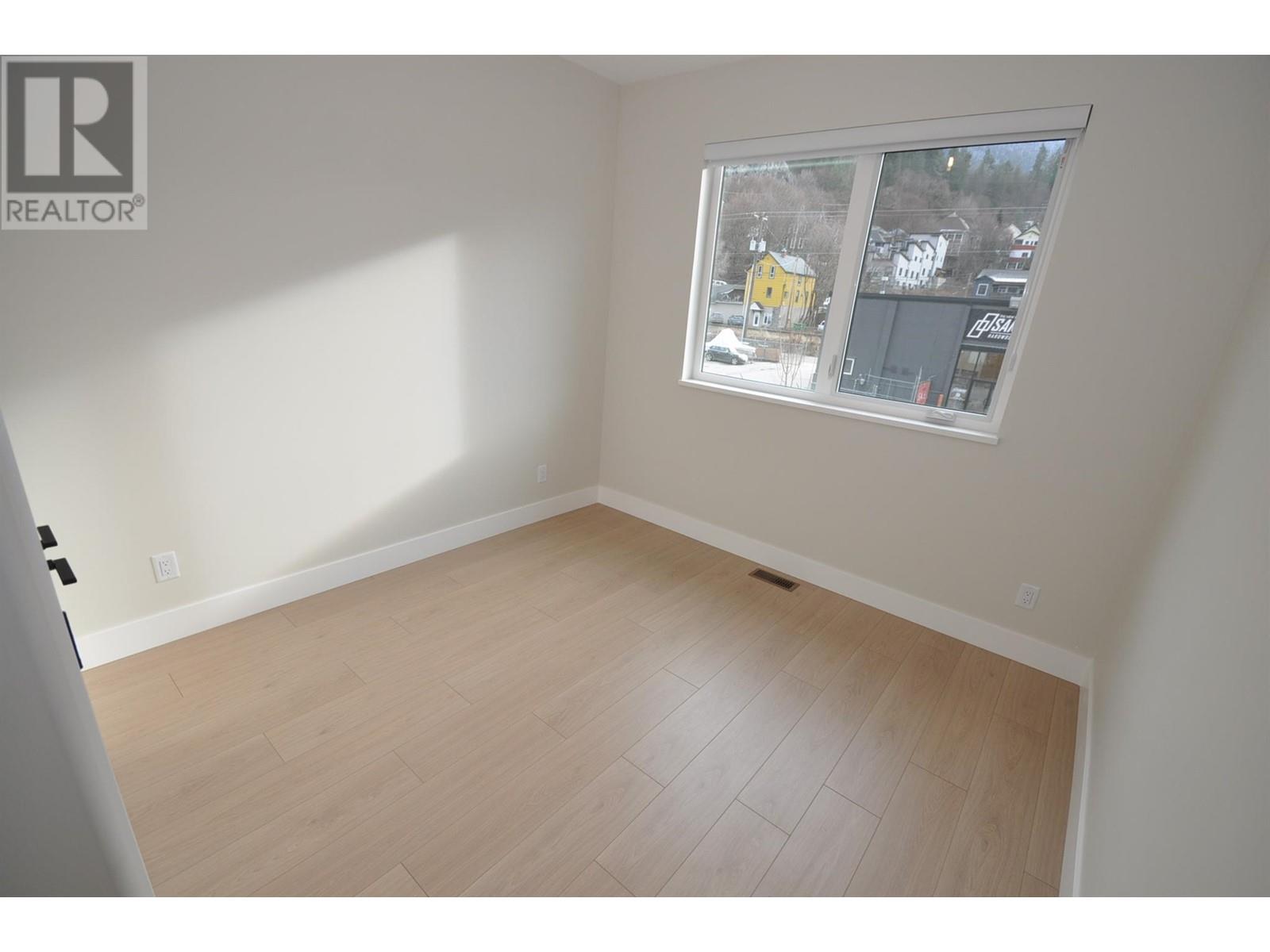 910 Lakeside Drive Unit# 401, Nelson