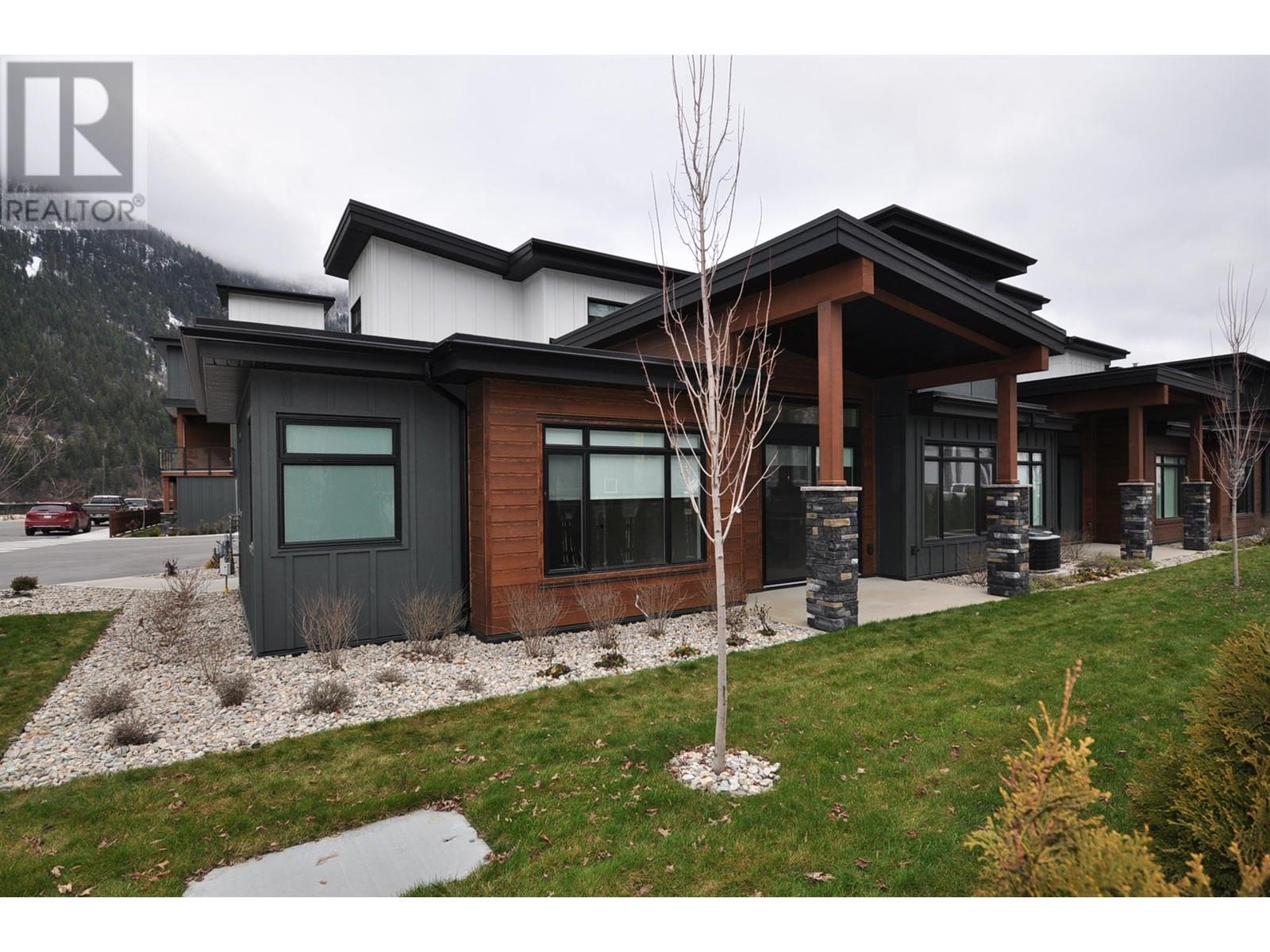 910 Lakeside Drive Unit# 401, Nelson