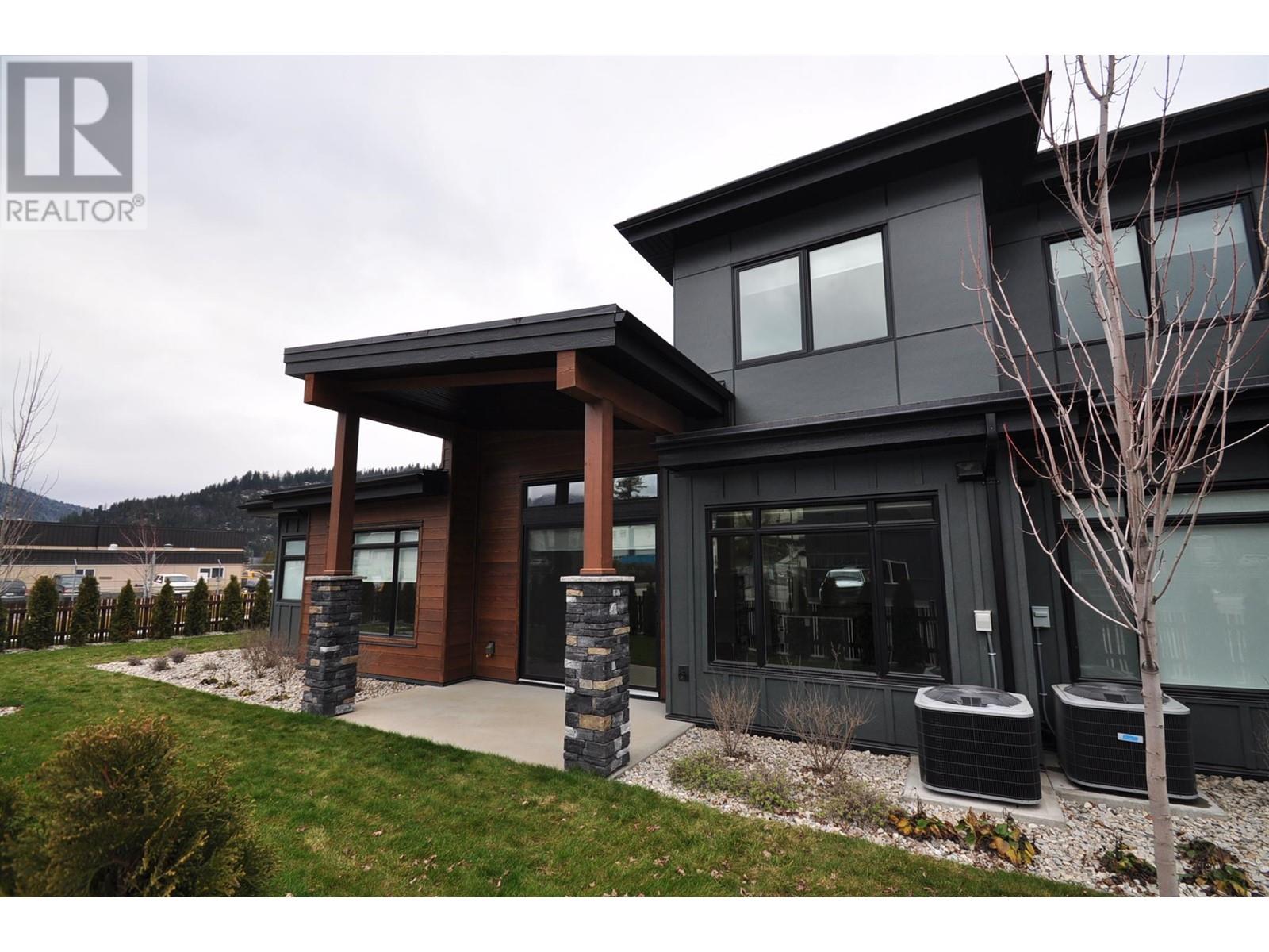 910 Lakeside Drive Unit# 401, Nelson