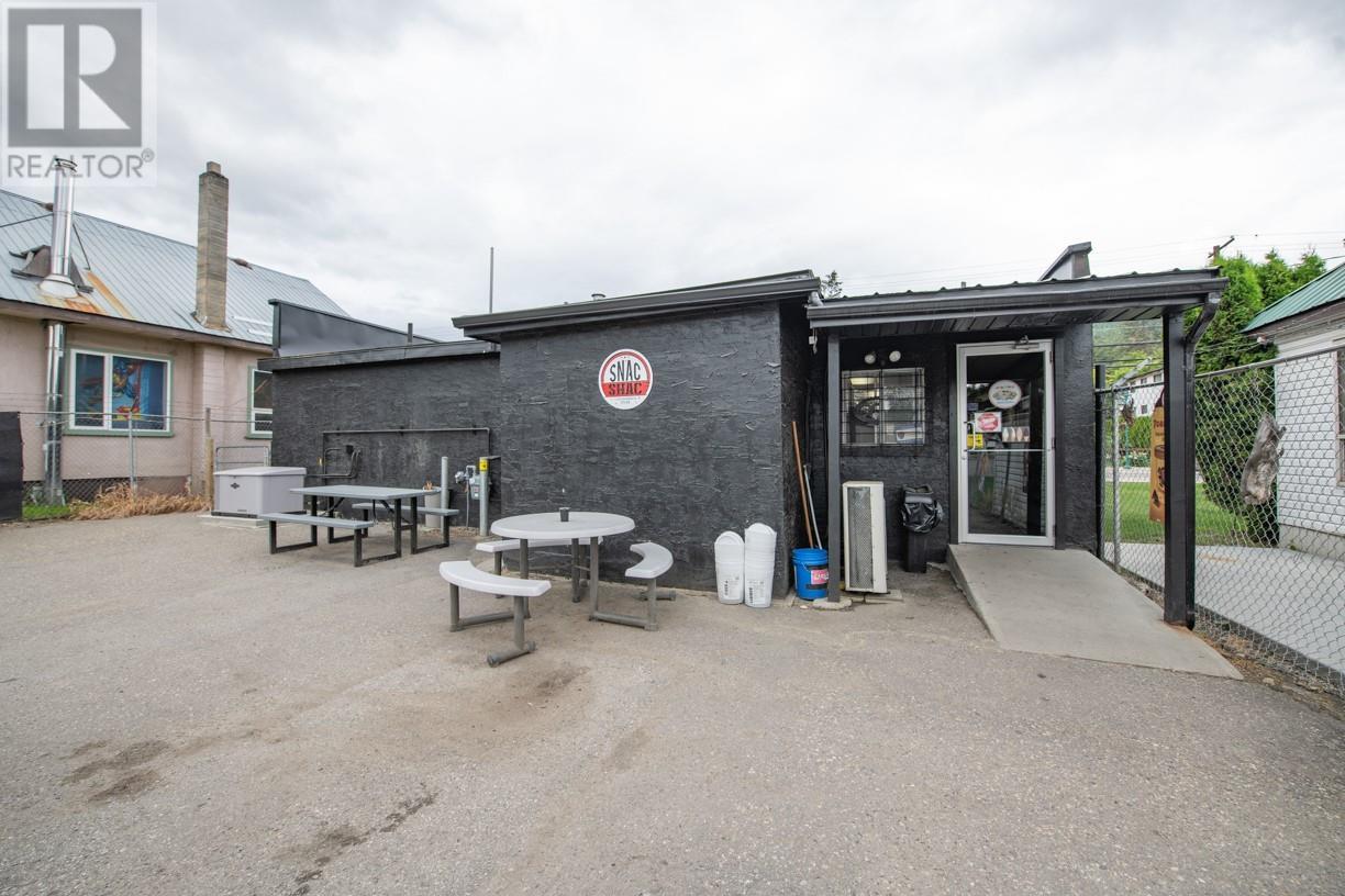  2133 Shuswap Avenue, Lumby