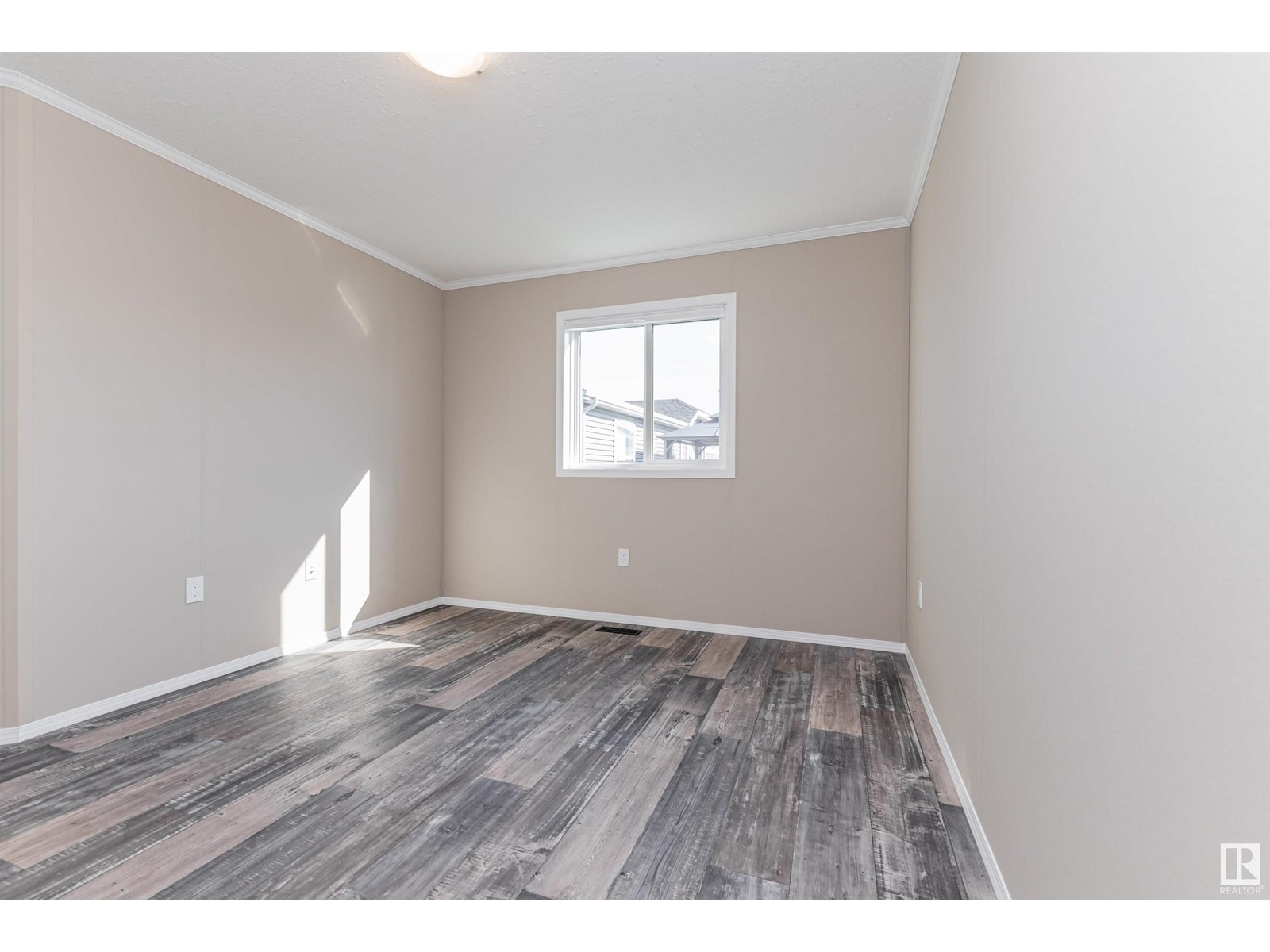 Photo 31 of 86 Meadowview Rd, Morinville AB