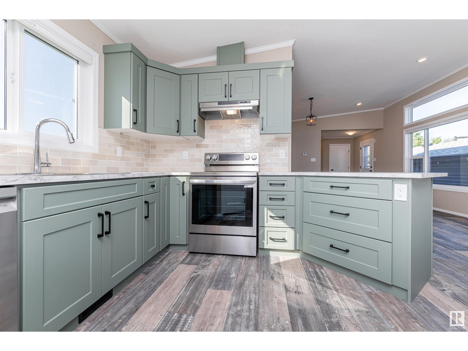 Photo 4 of 86 Meadowview Rd, Morinville AB