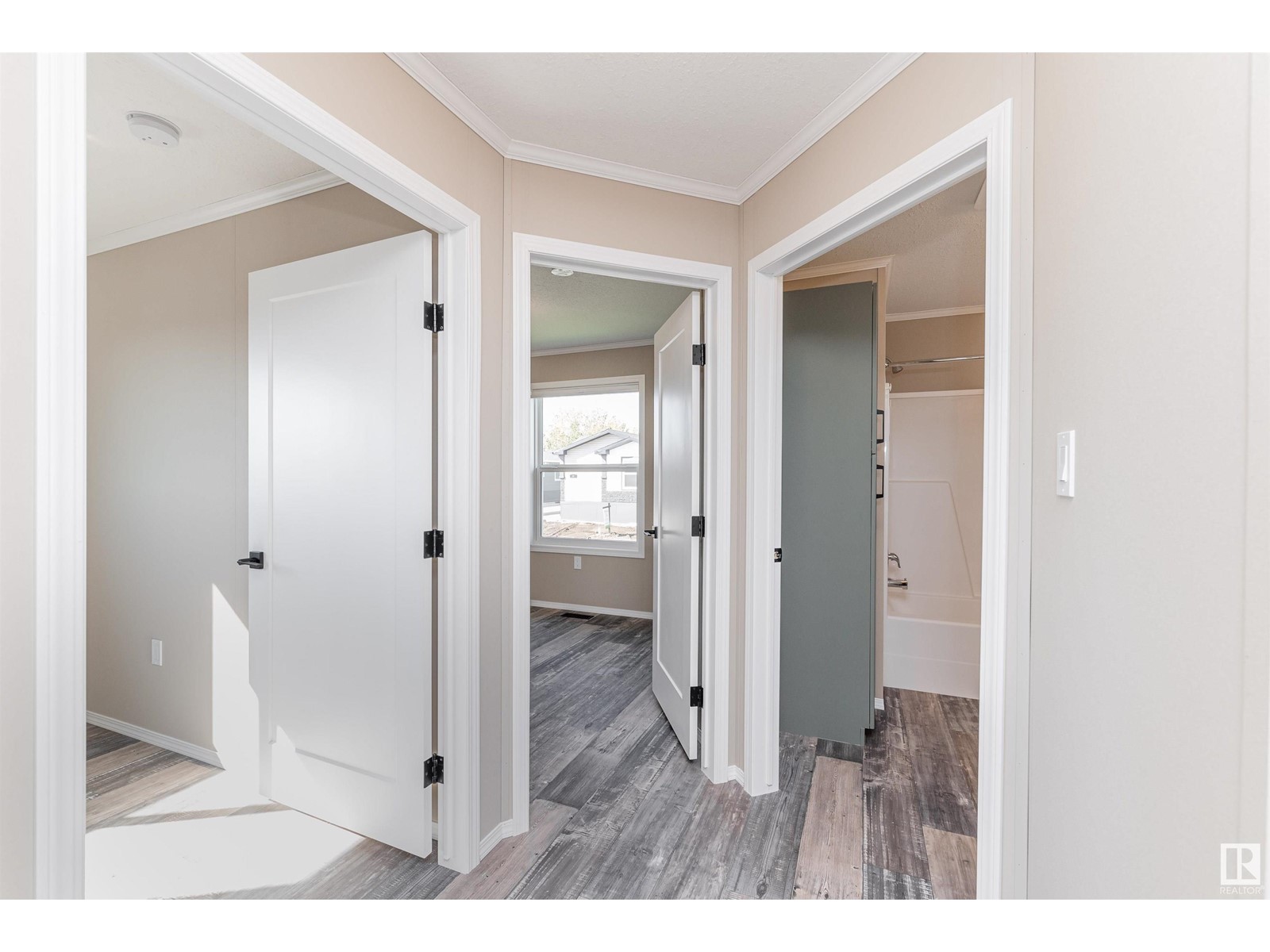 Photo 5 of 86 Meadowview Rd, Morinville AB