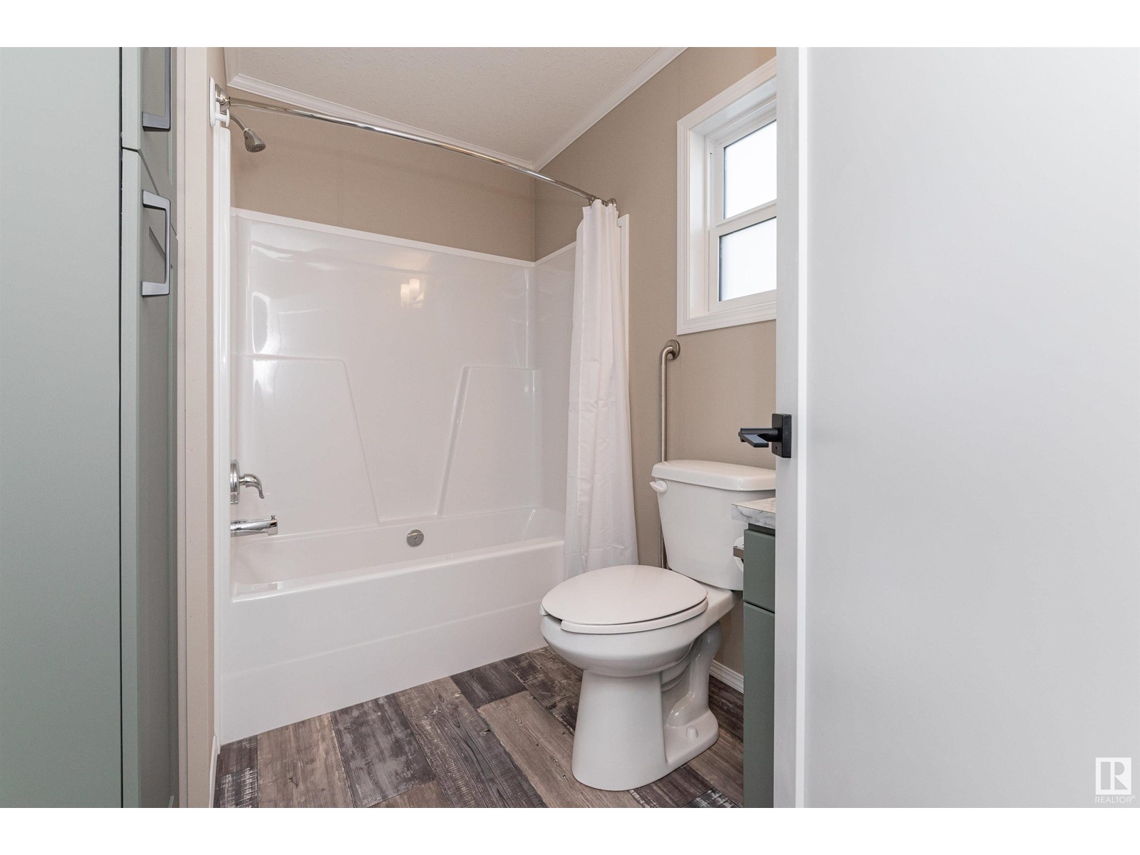 Photo 21 of 86 Meadowview Rd, Morinville AB